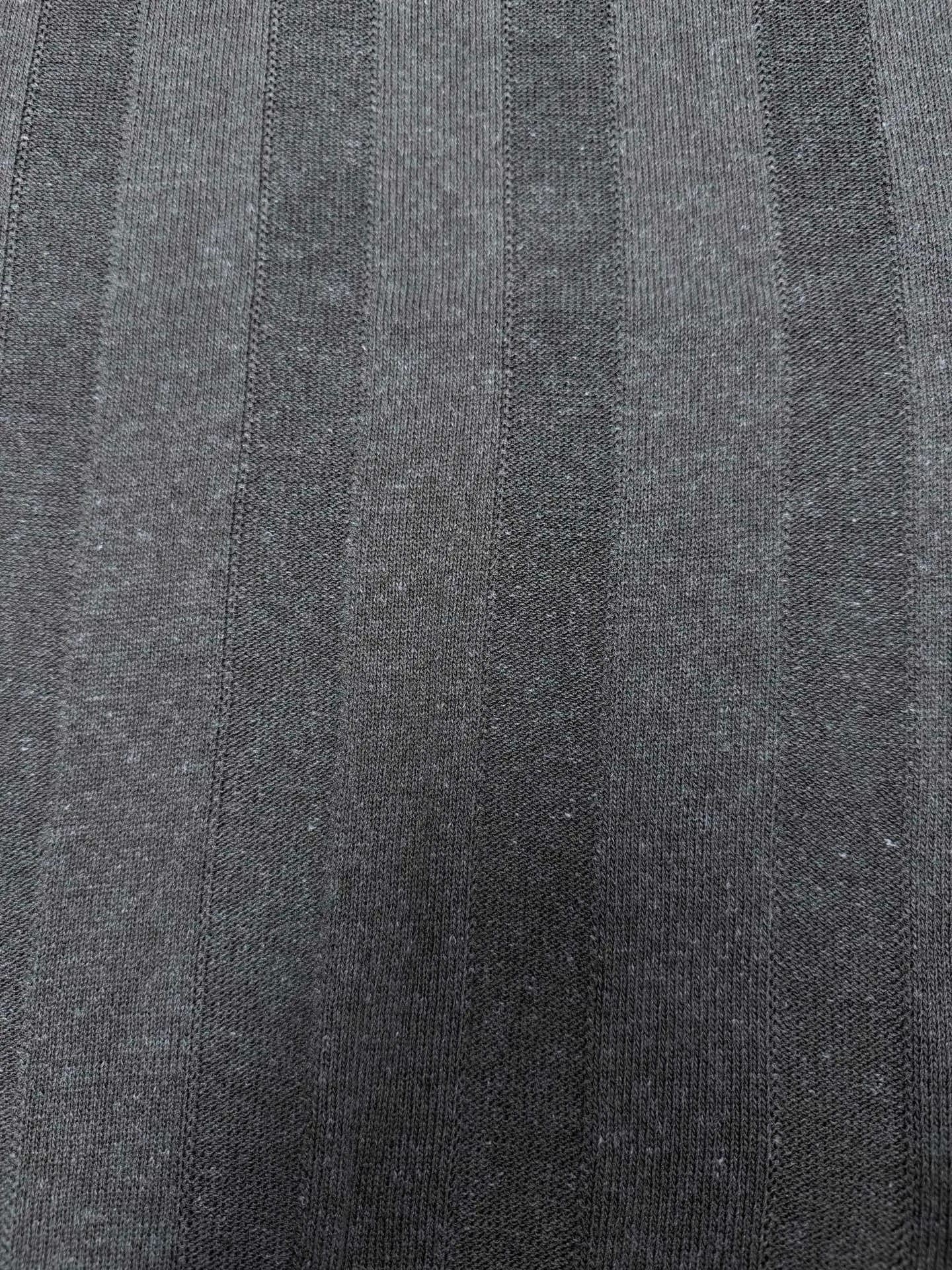 185BC 26New Arrival solid color ribbed round neck buttoned short-sleeved sweater, men's high version. Size: S.M.L.XL.
